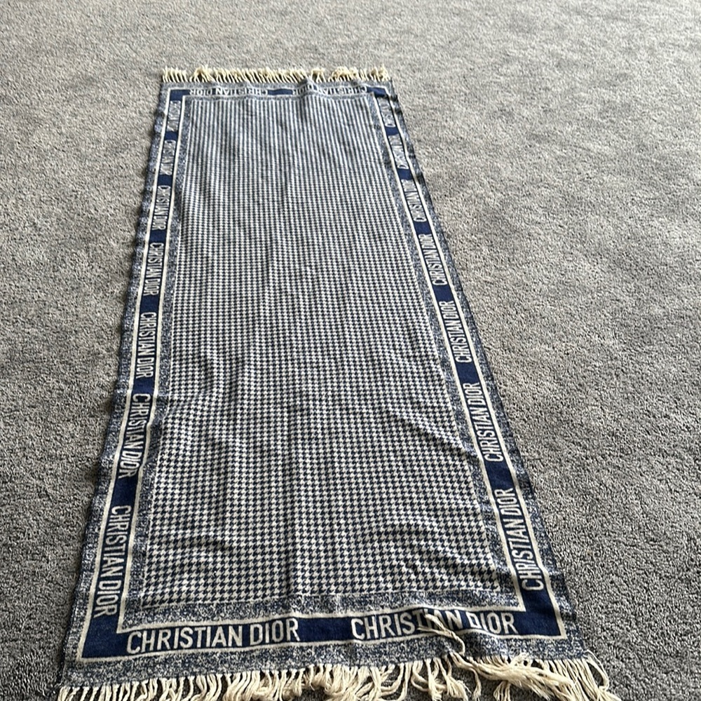 Beautiful large size scarf